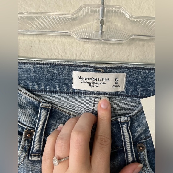 Abercrombie Super Skinny Ankle High Rise Medium Wash Jeans Women’s Size 25S NWT - Picture 10 of 16